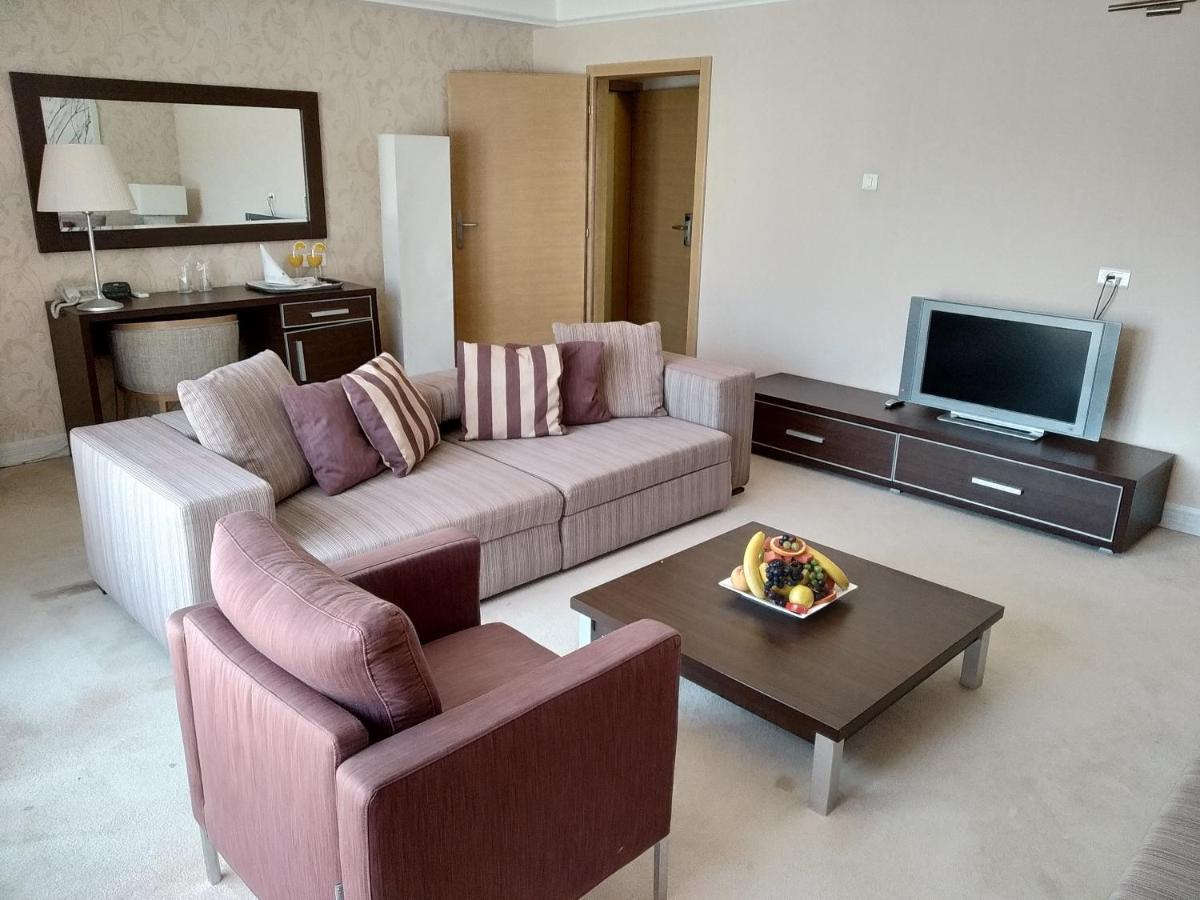 Hotel Park อิวานยิซา ภายนอก รูปภาพ
